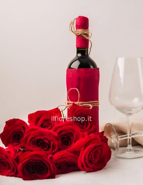 MAZZO DI ROSE CON BOTTIGLIA DI VINO